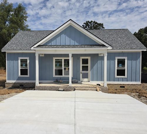 272 Thomas Rd, Fort Oglethorpe, GA, 30742 | Card Image