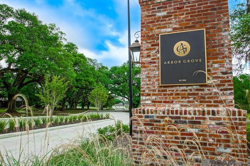 12734 Solemn Oaks Ave, Baton Rouge, LA, 70818-1401 | Card Image