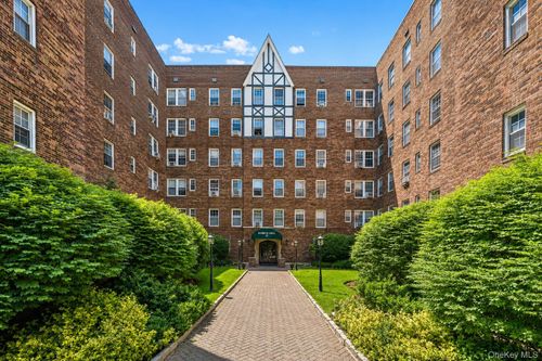 3a-25 Parkview Ave, Yonkers, NY, 10708-2915 | Card Image