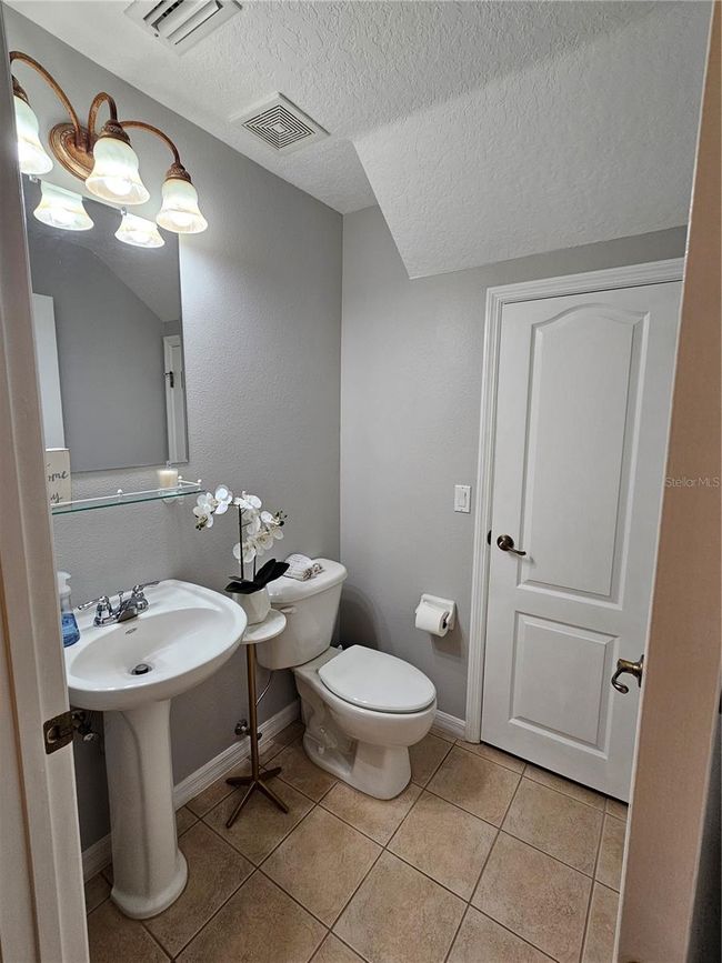 Half Bath | Image 9