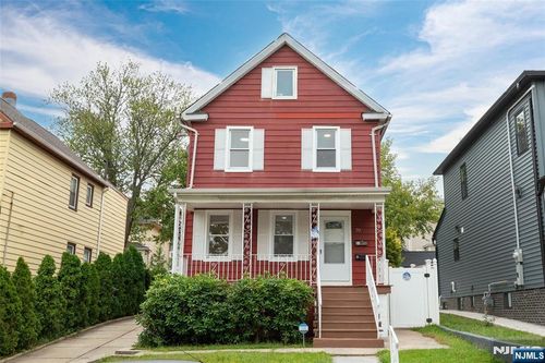 70 Hille Pl, Ridgefield Park, NJ, 07660-2026 | Card Image