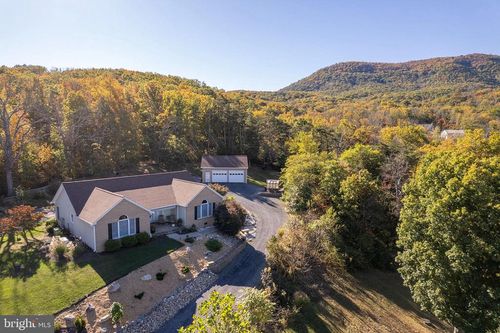 155 Signal Ct, Strasburg, VA, 22657-5159 | Card Image