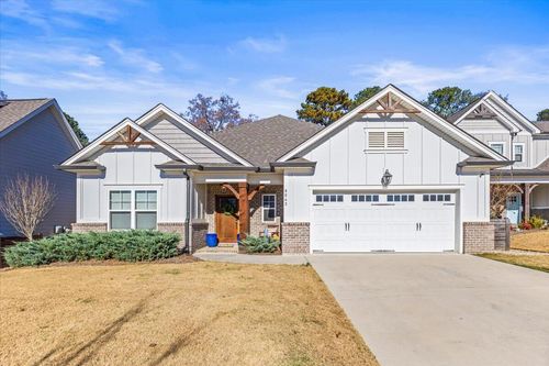 8043 Slugger Way, Chattanooga, TN, 37421-8004 | Card Image