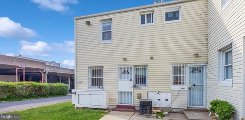 110-2852 Iverson St, TEMPLE HILLS, MD, 20748-1508 | Card Image