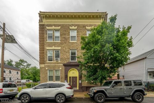 290 Ogden St, Orange, NJ, 07050-3200 | Card Image