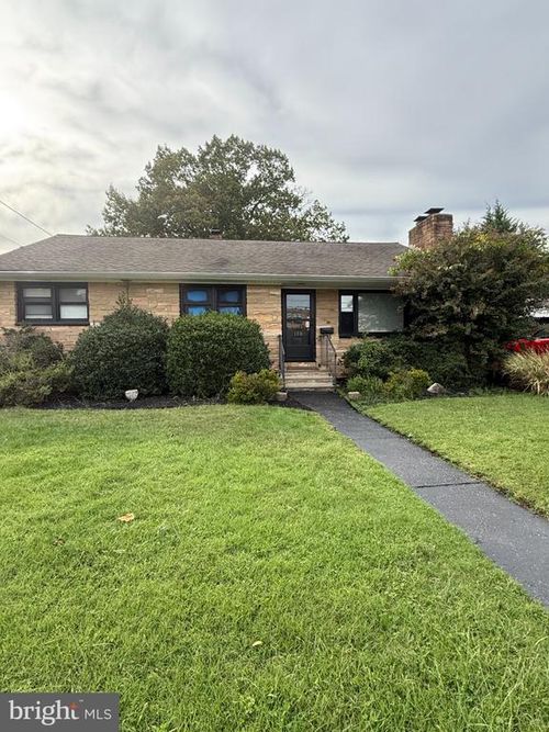 110 Gropp Ave, Hamilton, NJ, 08610-2421 | Card Image