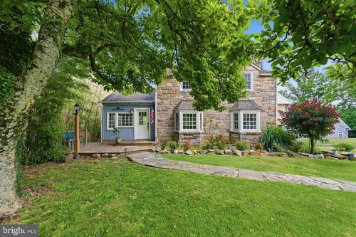 4240 Fairview Ave, NEWTOWN SQUARE, PA, 19073-3104 | Card Image