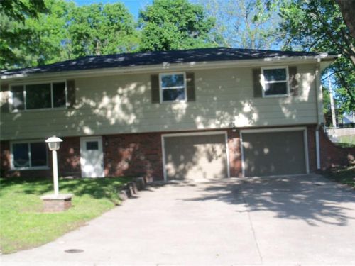 1222 Safari Dr, Saint Joseph, MO, 64506-2545 | Card Image