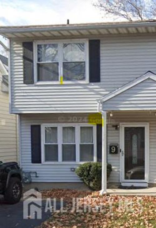 9 Leffert St, Carteret, NJ, 07008-3113 | Card Image