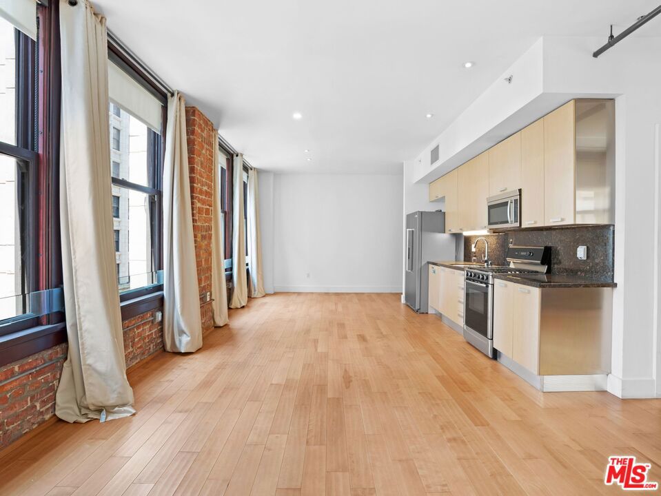 Residential Lease in Los Angeles 3