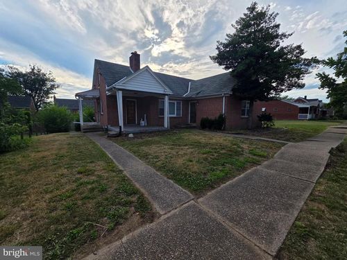 2414 Logan St, HARRISBURG, PA, 17110-1916 | Card Image