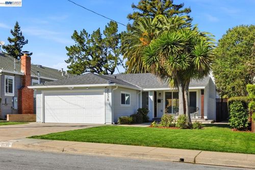 2638 Eaton Ave, Redwood City, CA, 94062-2723 | Card Image