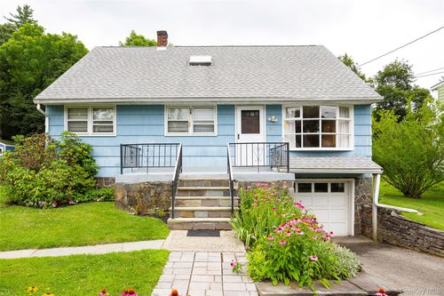 511 Walnut St, Hurley, NY, 12443-5717 | Card Image