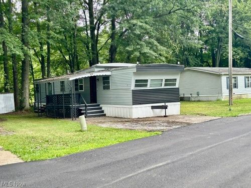 438 Westgate Dr. Ne, Warren, OH, 44484 | Card Image