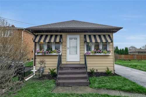 677 Harlem Rd, West Seneca, NY, 14224-1152 | Card Image