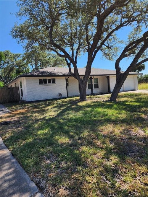 1905 Bay Ave, Rockport, TX, 78382-3401 | Card Image
