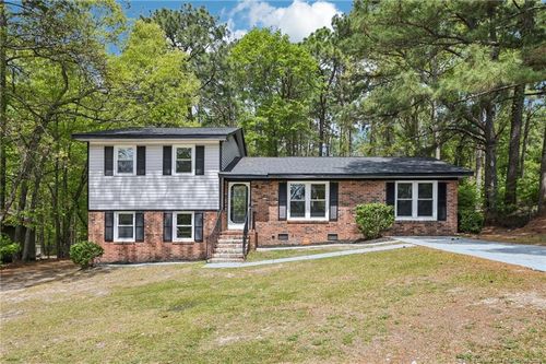 946 Rancho Dr, Fayetteville, NC, 28303-2558 | Card Image
