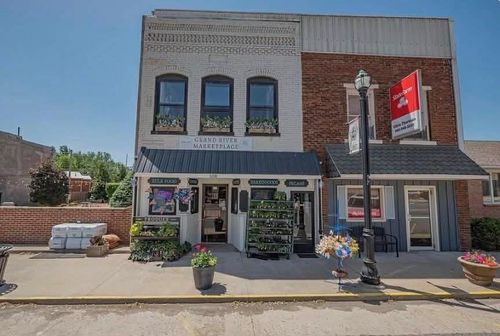 108 E Broadway St, Brunswick, MO, 65236-1232 | Card Image