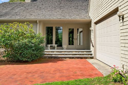 923 Drift Rd, Westport, MA, 02790-1238 | Card Image