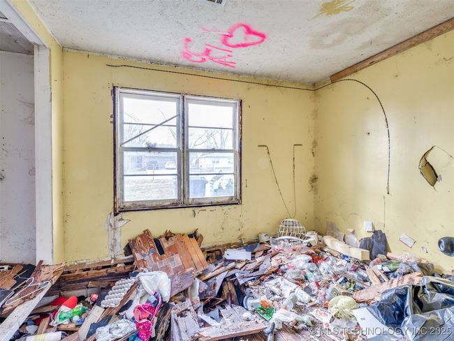 102 N Hayden St, House other with 3 bedrooms, 1 bathrooms and null parking in Chouteau OK | Image 15