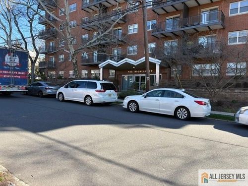 apt-4j-123 S Adelaide Ave, Highland Park, NJ, 08904-1619 | Card Image
