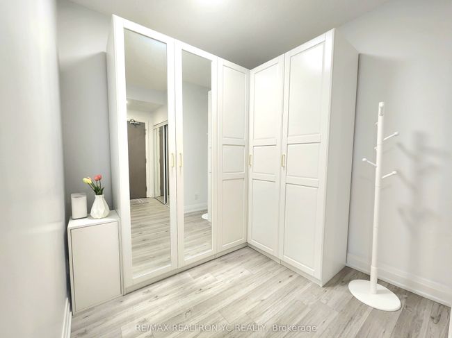 1007 - 7165 Yonge St, Condo with 2 bedrooms, 1 bathrooms and 1 parking in Thornhill ON | Image 10