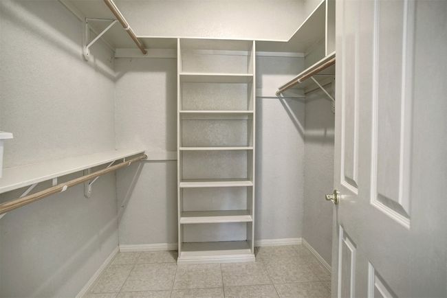 Walk-in Closet | Image 14