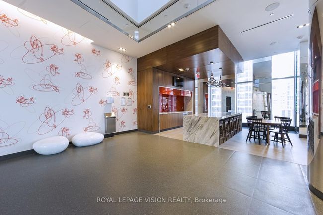 2104 - 10 York St, Condo with 2 bedrooms, 1 bathrooms and null parking in Toronto ON | Image 30