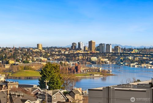 apt-a305-655 Crockett St, Seattle, WA, 98109-6503 | Card Image