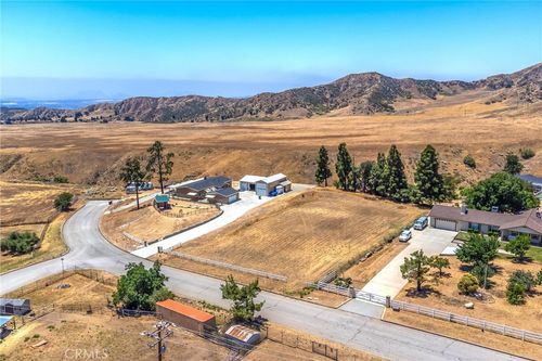 8767 Peach Summit Dr, Banning, CA, 92220-1595 | Card Image