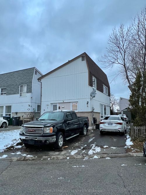 5 Glencairn Sq, Brampton, ON, L6S2H7 | Card Image