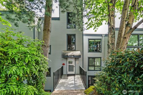 405-3710 26th Pl W, Seattle, WA, 98199-2075 | Card Image