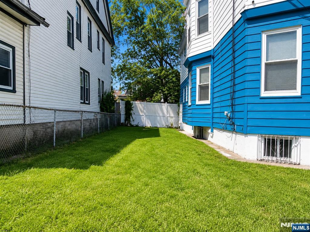 Residential Lease in Newark 3