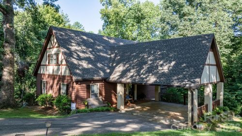 5562 Clearlake Dr, Hickory, NC, 28601-9485 | Card Image