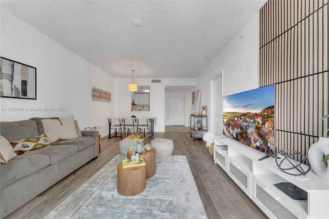 APT-2210 - 1250 S Miami Ave, Condo with 1 bedrooms, 2 bathrooms and null parking in Miami FL | Image 4