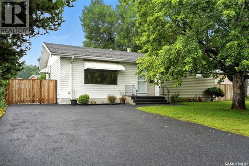 2210 Easthill, Saskatoon, SK, S7J3E2 | Card Image