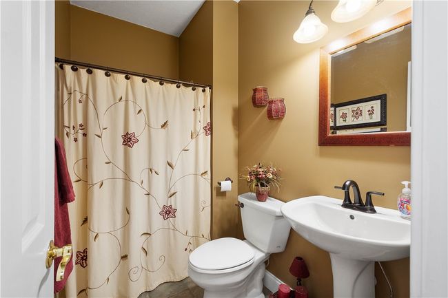 2021 Sterling Dr, House other with 4 bedrooms, 4 bathrooms and 3 parking in Mc Donald PA | Image 17