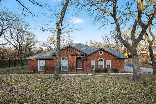 533 Shady Oaks Trl, Burleson, TX, 76028-2320 | Card Image