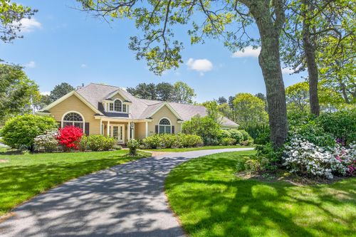 382 Falmouth Woods Rd, East Falmouth, MA, 02536-7925 | Card Image