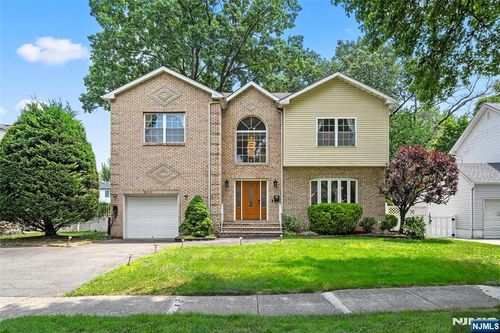 392 Oak Ave, River Edge, NJ, 07661-1119 | Card Image