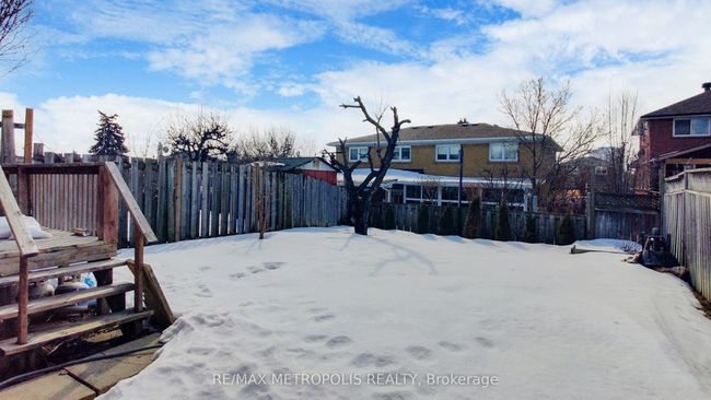UPPER - 3254 Fieldgate Dr, House attached with 3 bedrooms, 2 bathrooms and 1 parking in Mississauga ON | Image 36