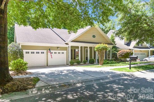 240 Clairborne Ct, Matthews, NC, 28104-7284 | Card Image