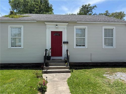 562 Central Ave, Jefferson, LA, 70121-1412 | Card Image
