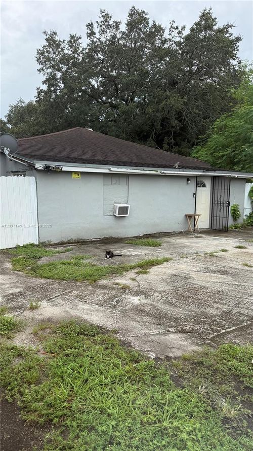 2240 Nw 102nd St, Miami, FL, 33147-1741 | Card Image
