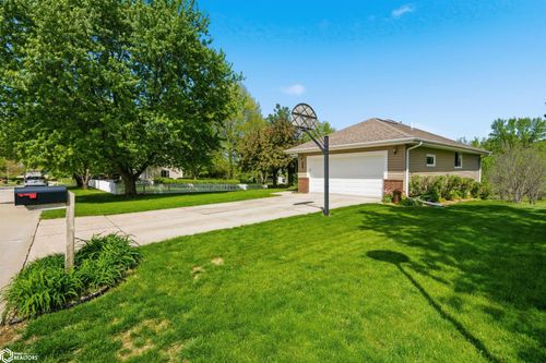 203 W Corry Ct, Mount Pleasant, IA, 52641-2640 | Card Image