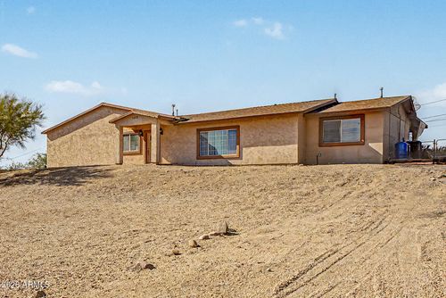 2402 W Roughrider Rd, New River, AZ, 85087-8262 | Card Image