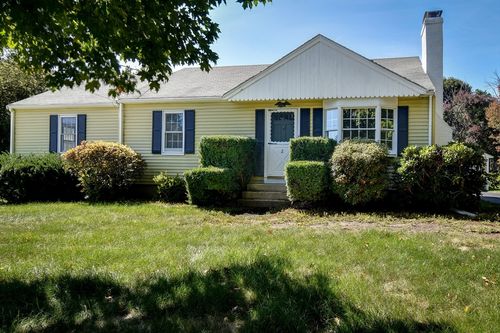 2 Curtis Rd, Hopkinton, MA, 01748-1916 | Card Image