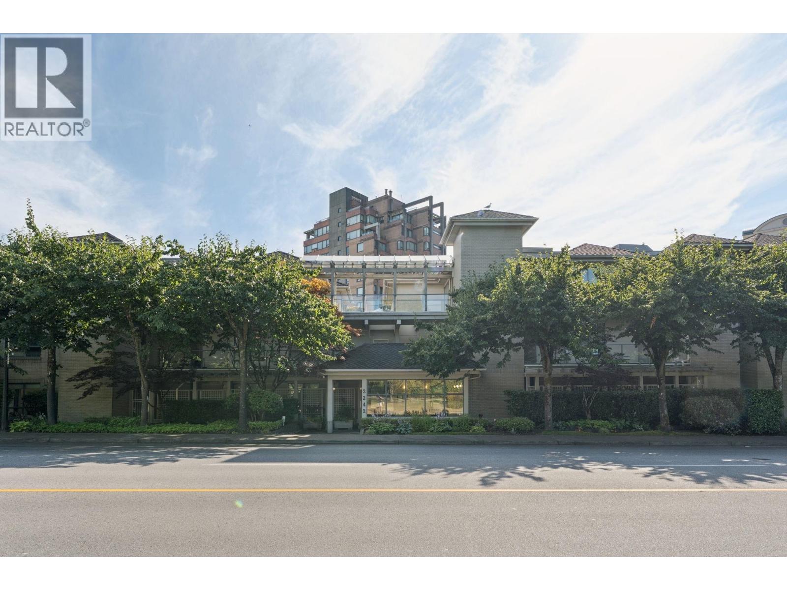 Residential in West Vancouver 4