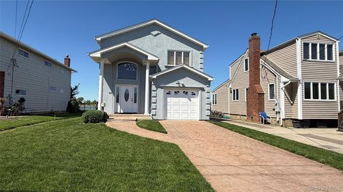 50 Island Pkwy, Island Park, NY, 11558-1312 | Card Image
