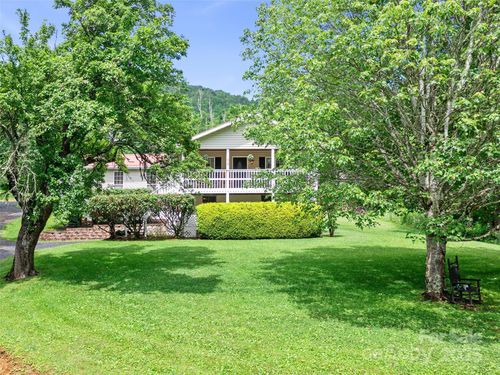 236 Old Roan Mountain Rd, Bakersville, NC, 28705-7970 | Card Image